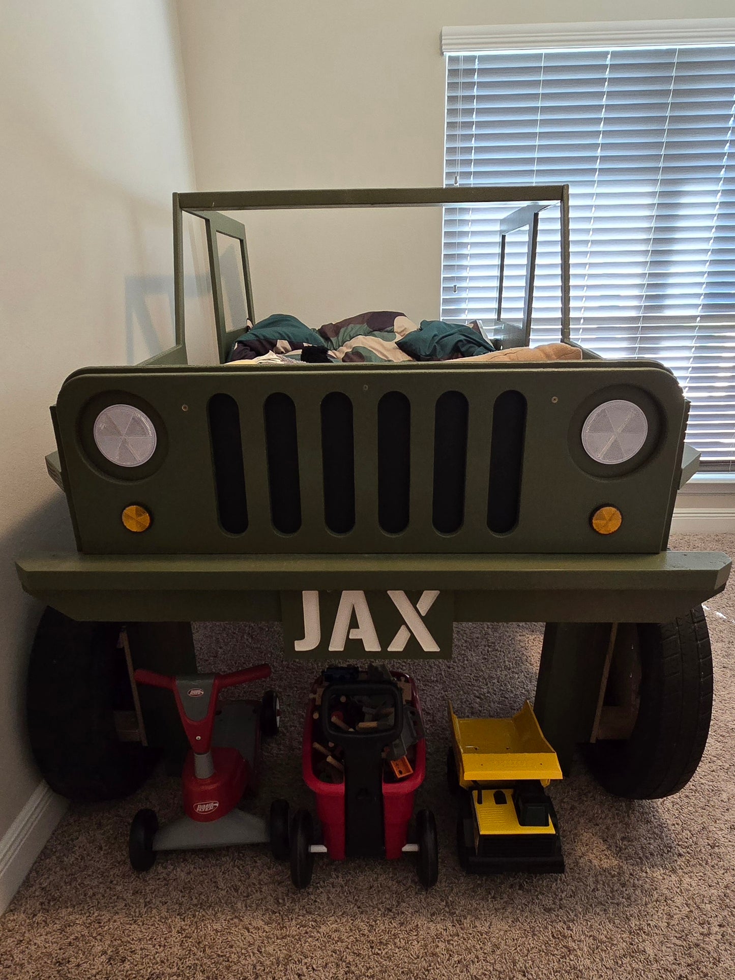 Jeep-Themed Kids Bed